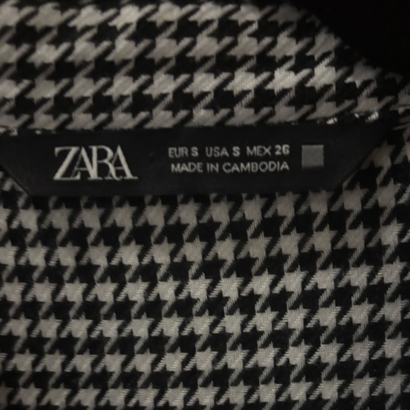 Zara Houndstooth Button Down - Picture 3 of 3